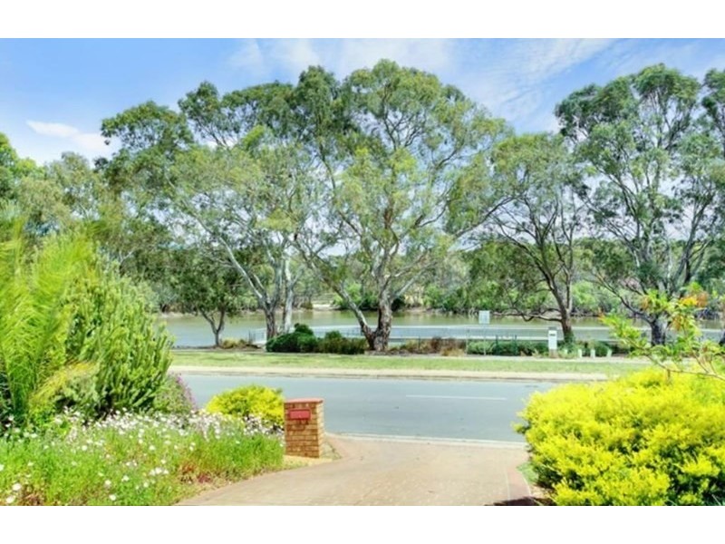 37 Park Lake Drive, Wynn Vale SA 5127