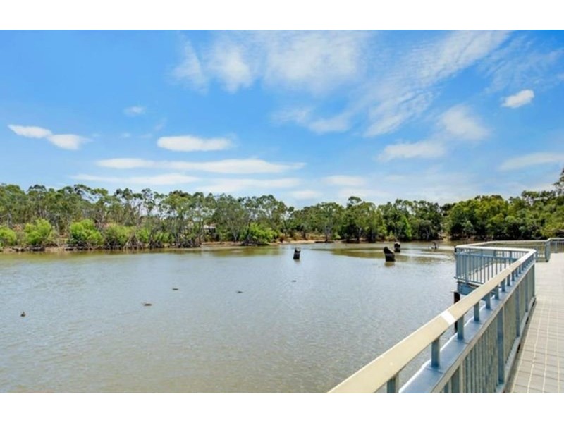 37 Park Lake Drive, Wynn Vale SA 5127
