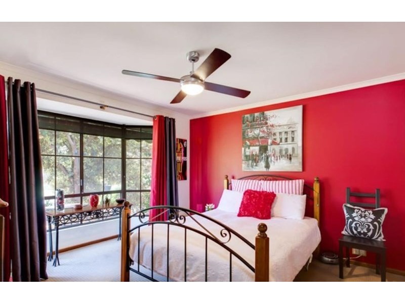 37 Park Lake Drive, Wynn Vale SA 5127