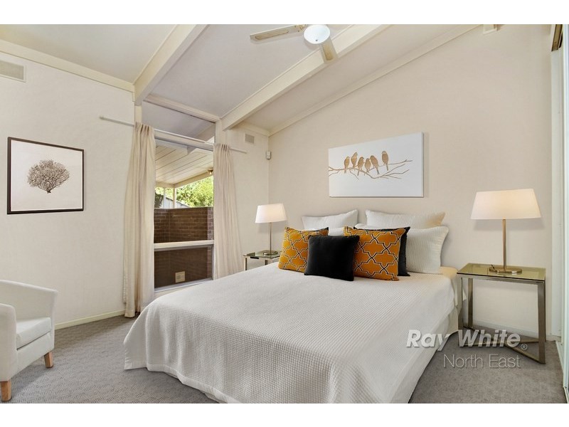 52 Down Drive, Valley View SA 5093