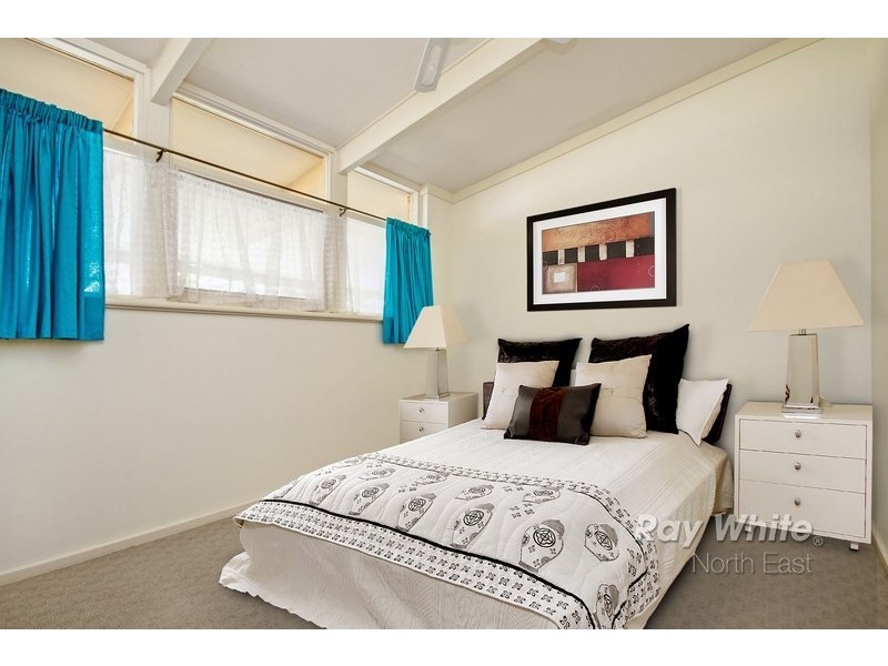 52 Down Drive, Valley View SA 5093