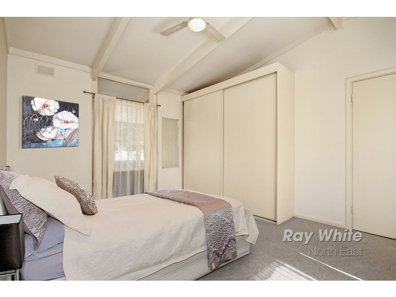 52 Down Drive, Valley View SA 5093