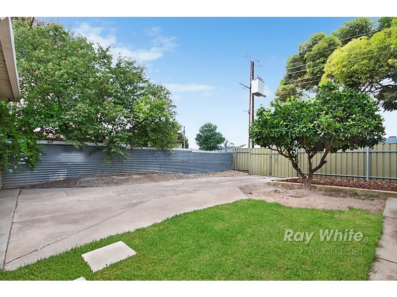 16 Batley Street, Para Vista SA 5093