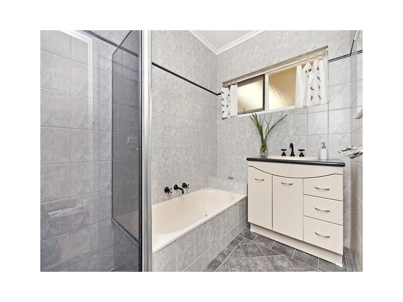 44 Flockhart Avenue, Valley View SA 5093