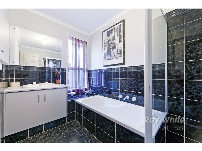 22 Lakeside Drive, Paralowie SA 5108