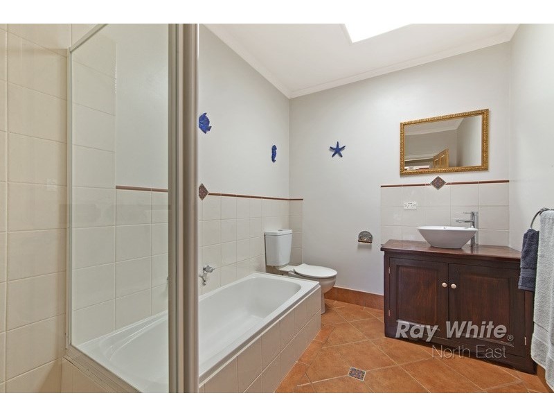 2 Sylvan Crescent, Surrey Downs SA 5126