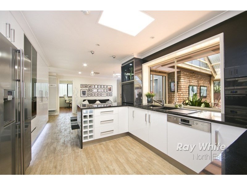 10 Kingfisher Drive, Modbury Heights SA 5092