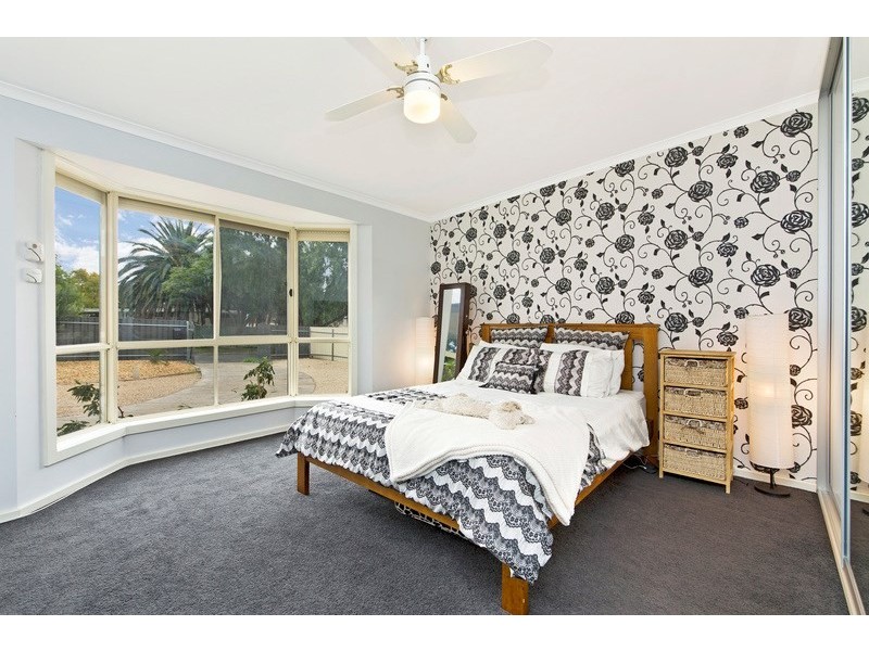 4 Gould Street, Para Hills SA 5096