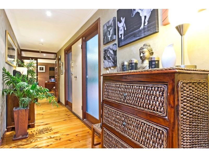 1 Warren Road, Para Vista SA 5093