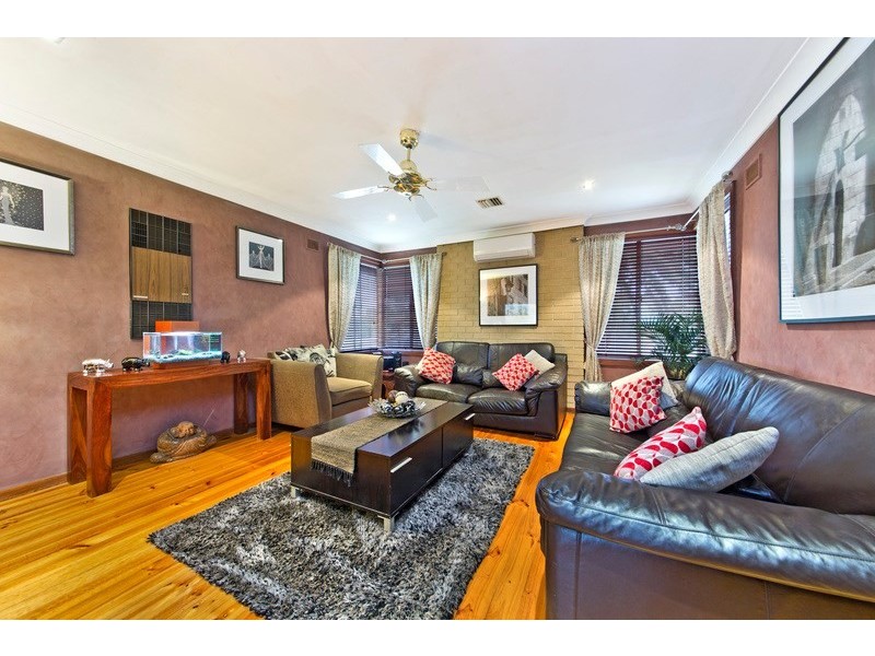 1 Warren Road, Para Vista SA 5093