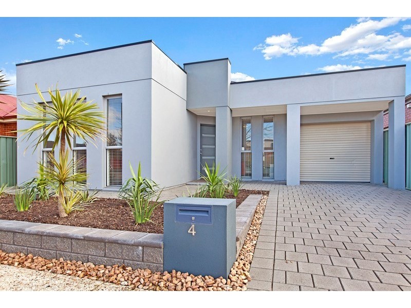 4 Banrock Place, Mawson Lakes SA 5095