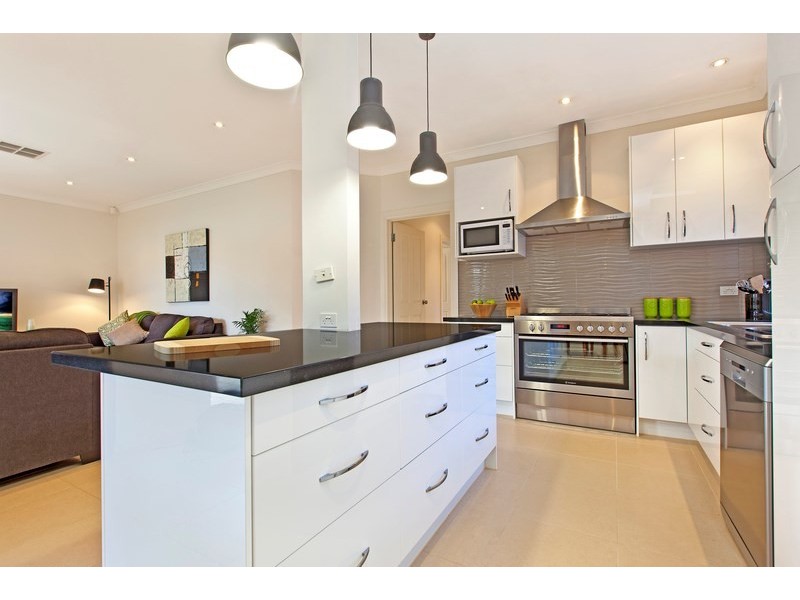 4 Banrock Place, Mawson Lakes SA 5095