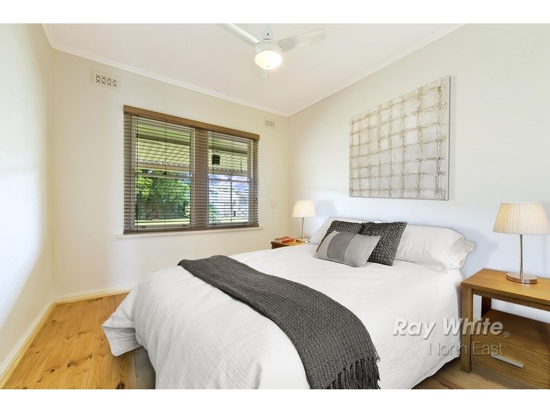 7 Novak Crescent, Valley View SA 5093