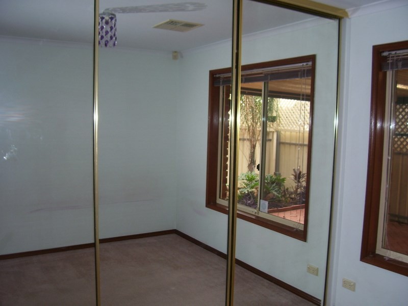 2/43 Canterbury Drive, Salisbury Heights SA 5109