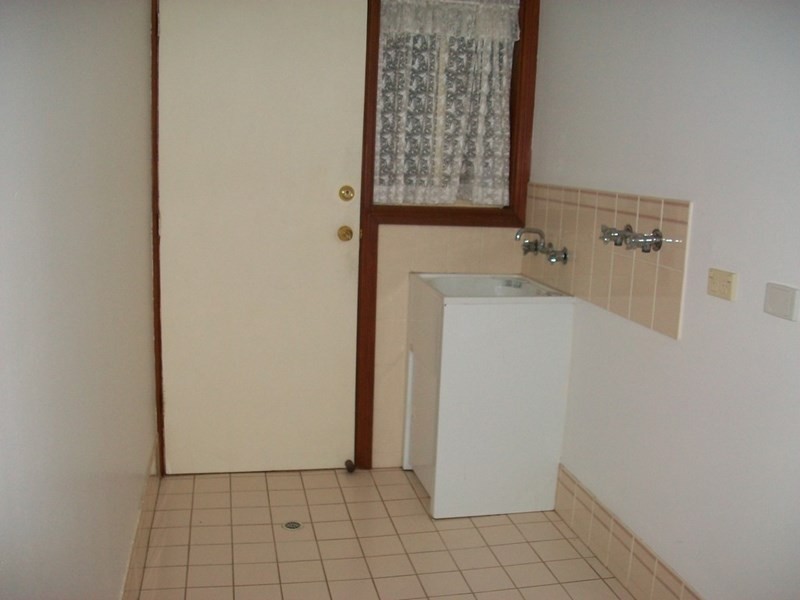 2/43 Canterbury Drive, Salisbury Heights SA 5109