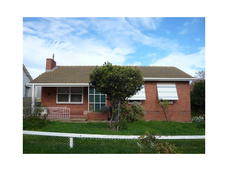 9 Walton Avenue, Clearview SA 5085