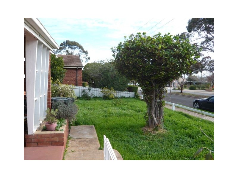 9 Walton Avenue, Clearview SA 5085
