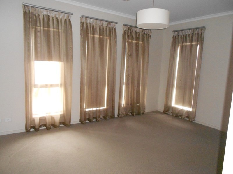 10 Catherine Place, Munno Para West SA 5115