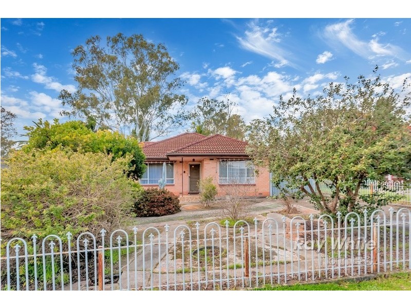 15 Locke Drive, Fairview Park SA 5126