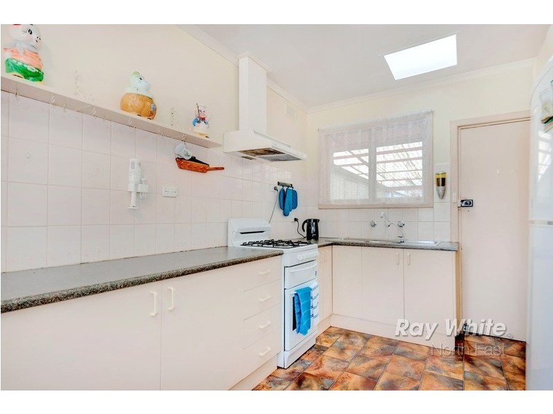 15 Locke Drive, Fairview Park SA 5126