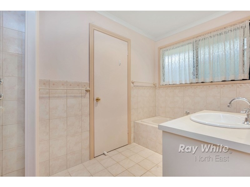 4 Treloar Avenue, Greenwith SA 5125