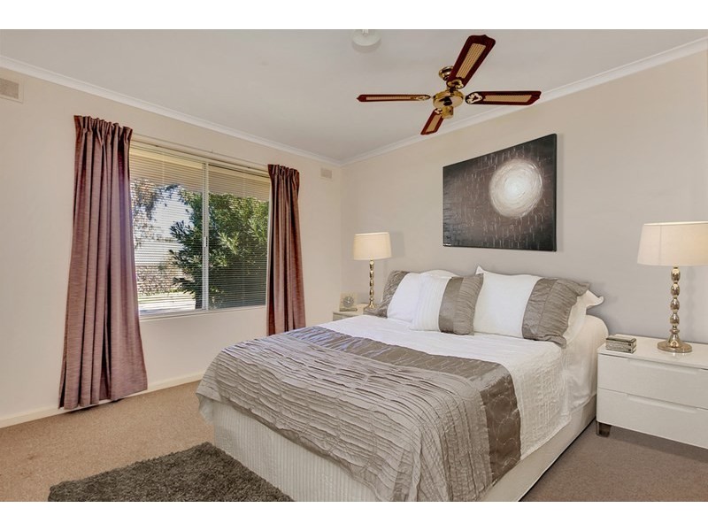 16 Oklahoma Avenue, Para Vista SA 5093