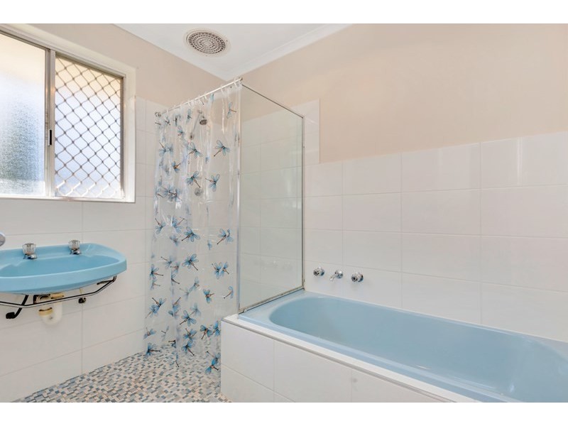 16 Oklahoma Avenue, Para Vista SA 5093