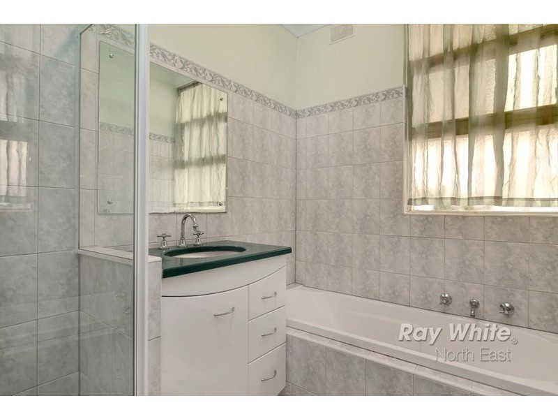 32 Avis Court, Valley View SA 5093