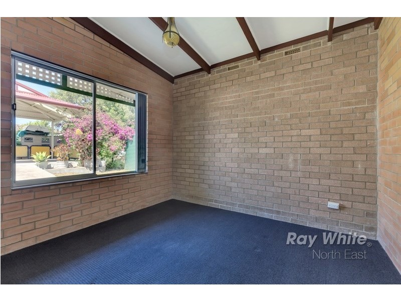 32 Avis Court, Valley View SA 5093