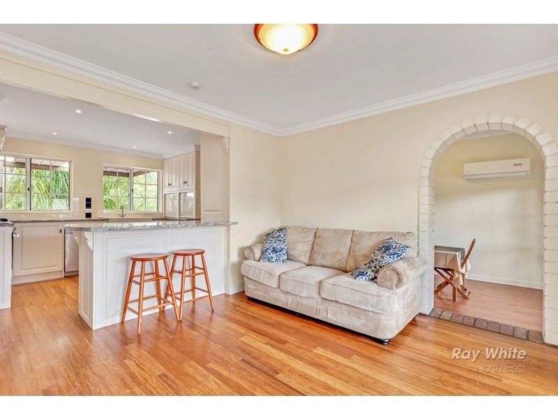 15 Chapman Crescent, Redwood Park SA 5097