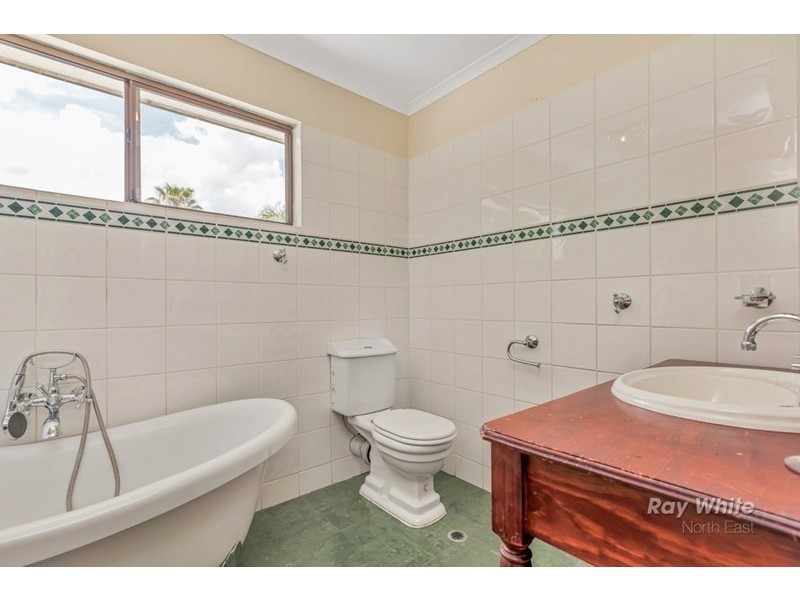 15 Chapman Crescent, Redwood Park SA 5097