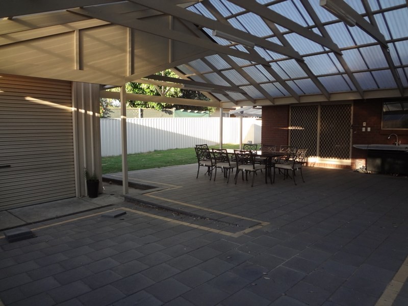 9 Alison Close, Salisbury Heights SA 5109