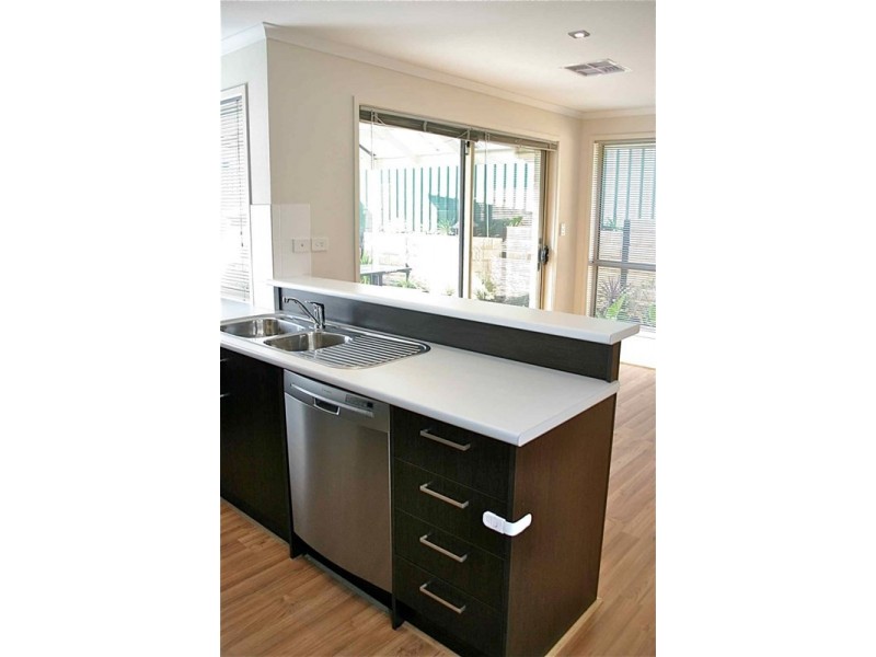 25 Carolan Crescent, Valley View SA 5093