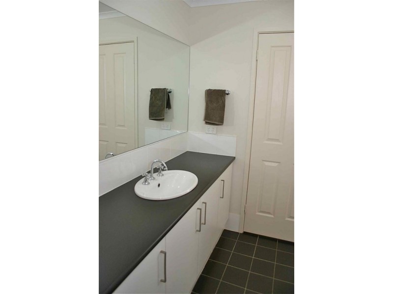 25 Carolan Crescent, Valley View SA 5093