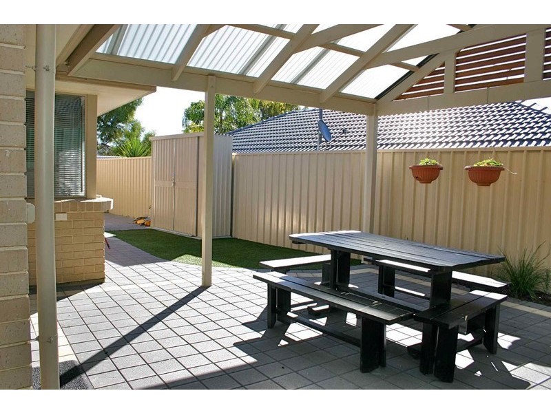 25 Carolan Crescent, Valley View SA 5093