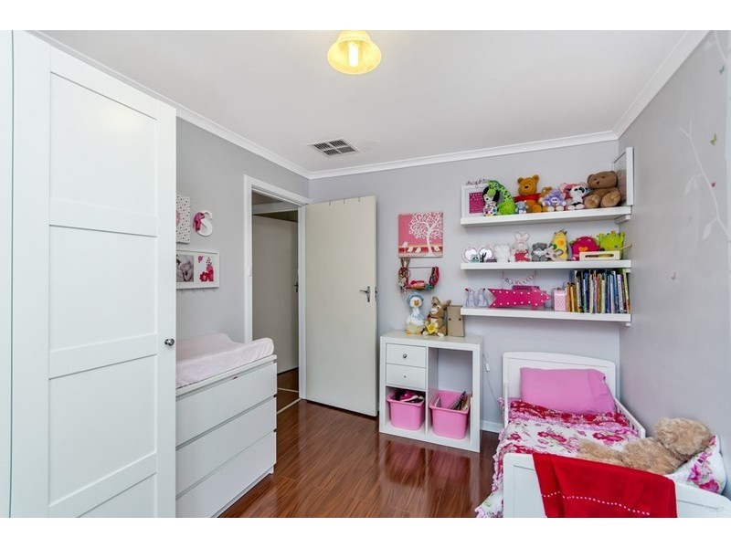 9 Maughan Avenue, Redwood Park SA 5097