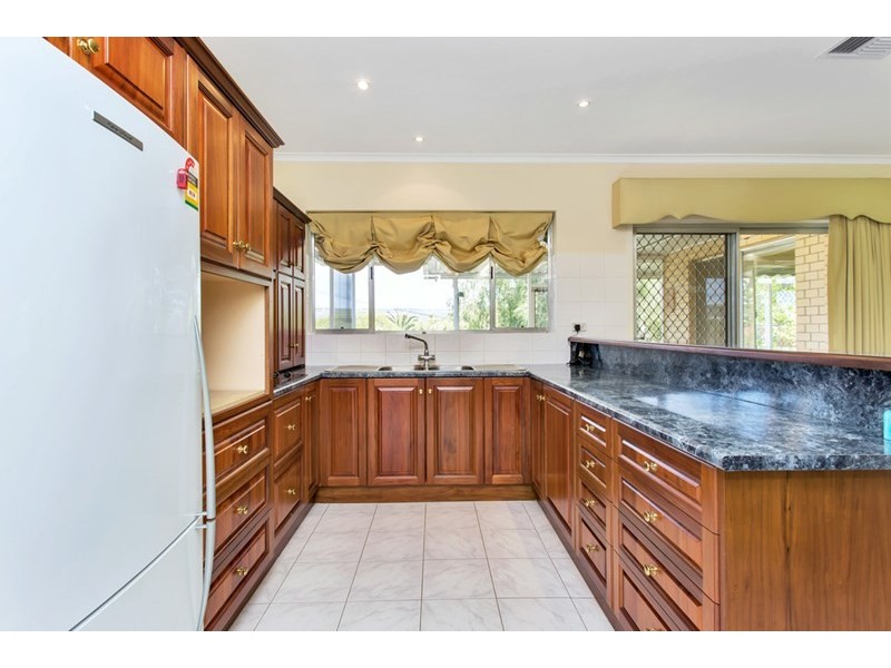 68 Knightsbridge Avenue, Valley View SA 5093