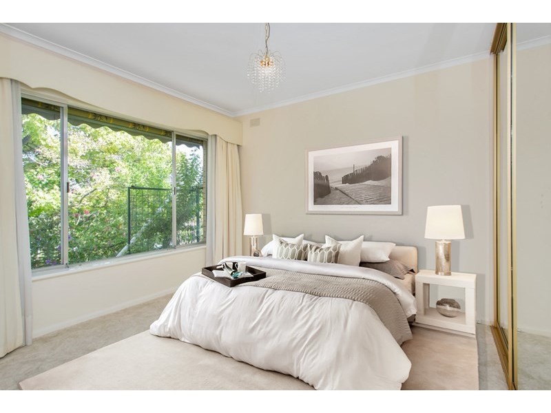 68 Knightsbridge Avenue, Valley View SA 5093