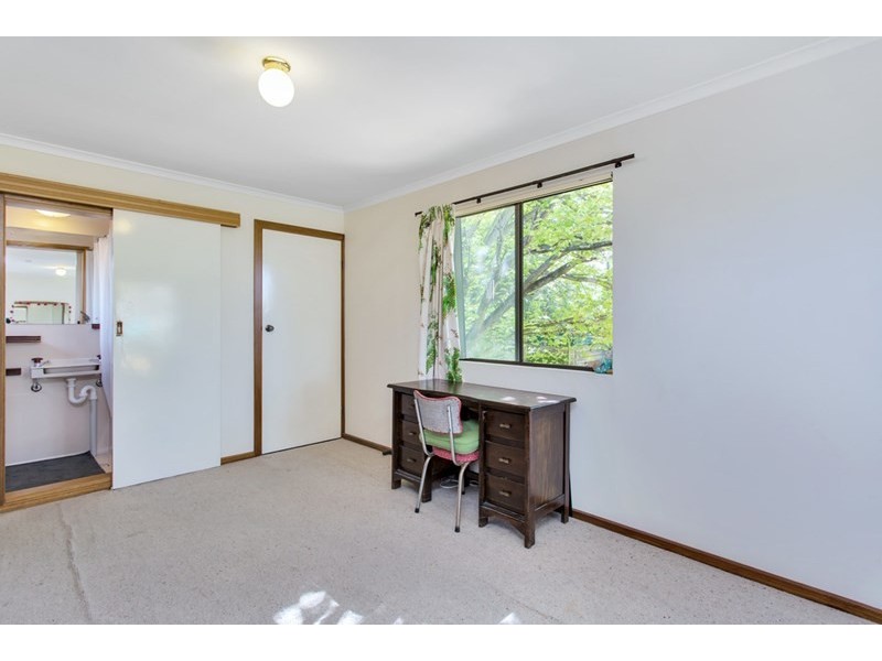 68 Knightsbridge Avenue, Valley View SA 5093