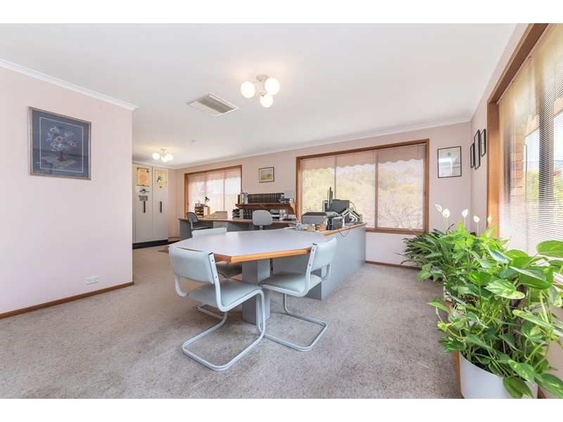 1 Victor Drive, Valley View SA 5093