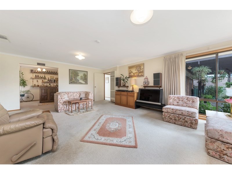 1 Victor Drive, Valley View SA 5093