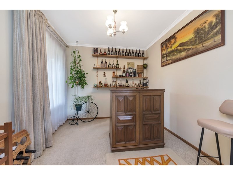 1 Victor Drive, Valley View SA 5093