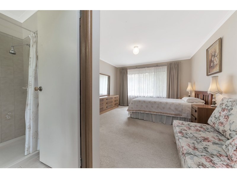 1 Victor Drive, Valley View SA 5093