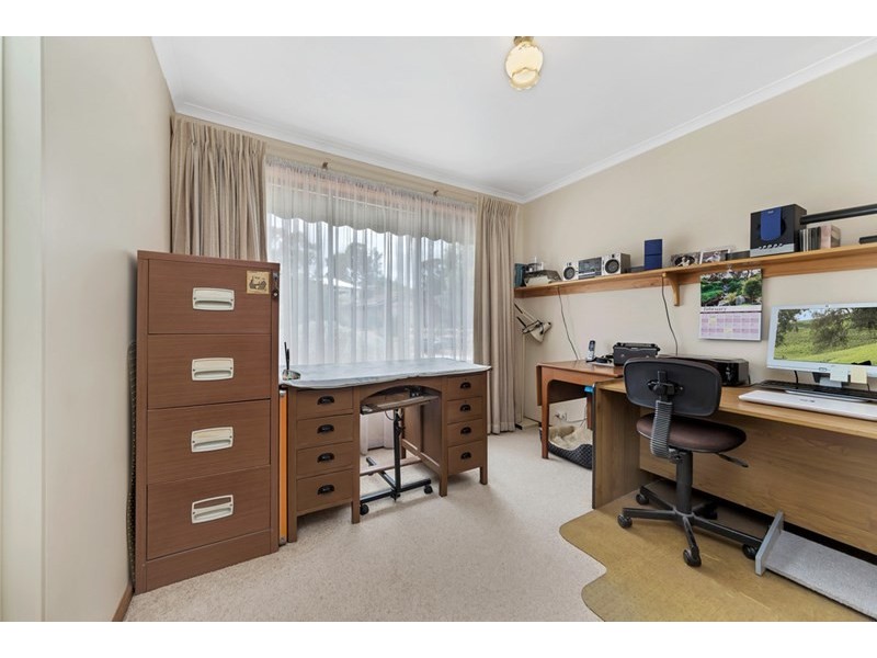 1 Victor Drive, Valley View SA 5093