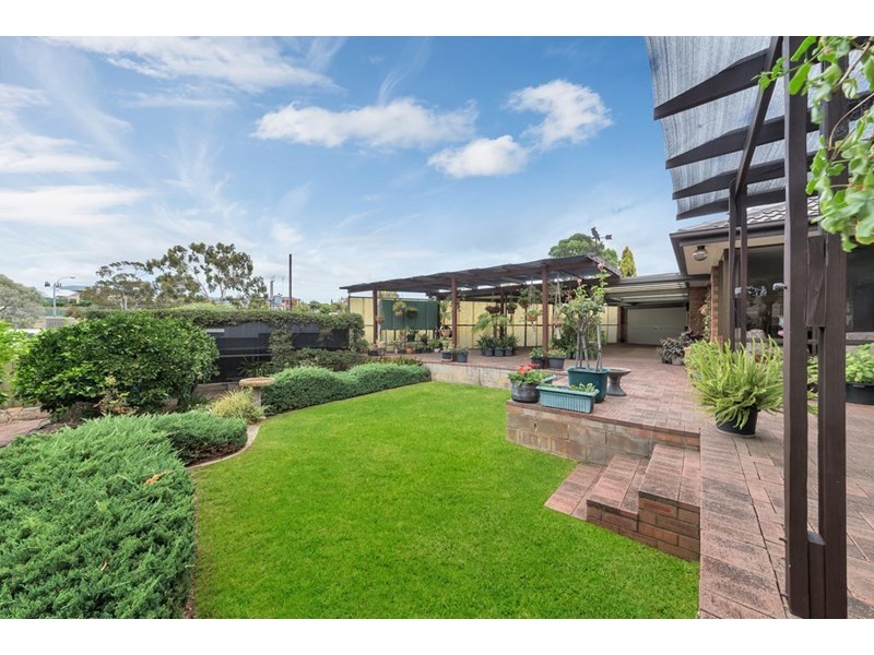 1 Victor Drive, Valley View SA 5093