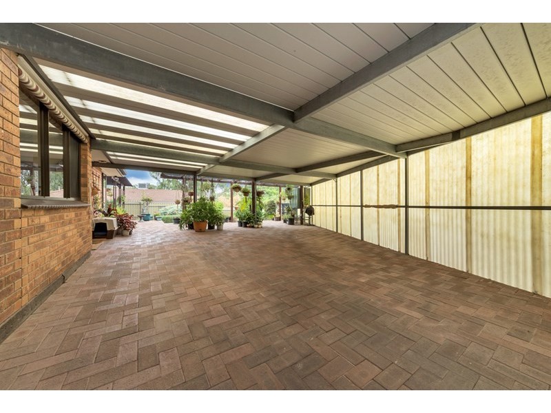 1 Victor Drive, Valley View SA 5093