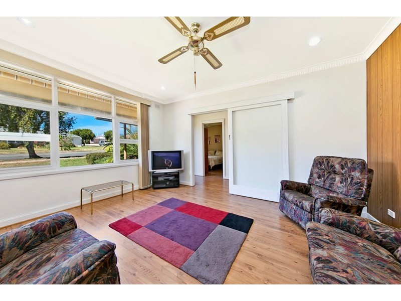 27 Pauls Drive, Valley View SA 5093