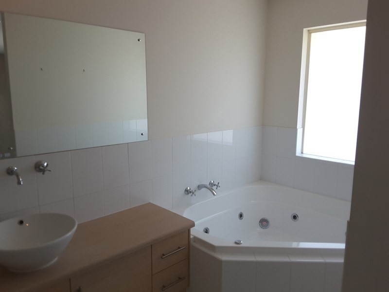 16A The Parkway, Klemzig SA 5087