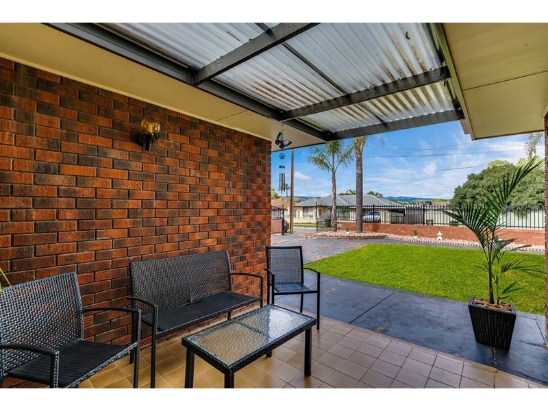 12 Sturt Road, Valley View SA 5093