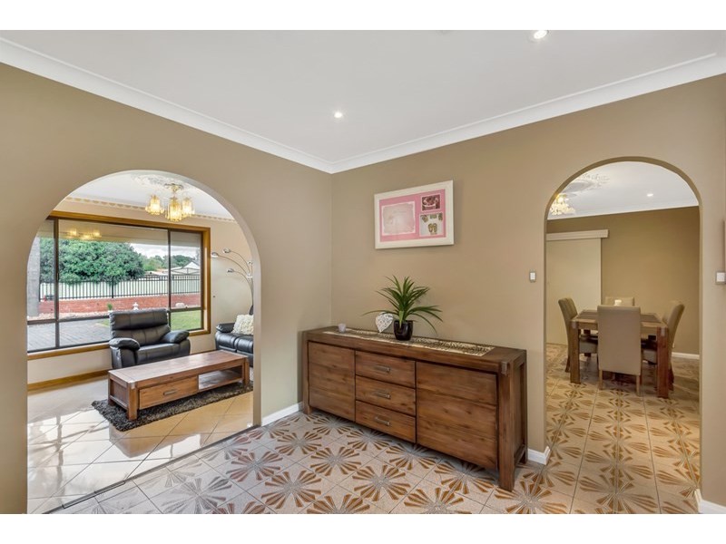 12 Sturt Road, Valley View SA 5093